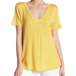 NWOT SOCIALITE Short Sleeve Pocket Tee Mus…